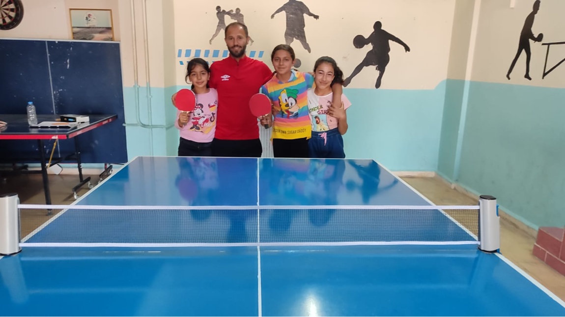 Pınar Ortaokulu'nda Masa Tenisi Turnuvası Heyecanı